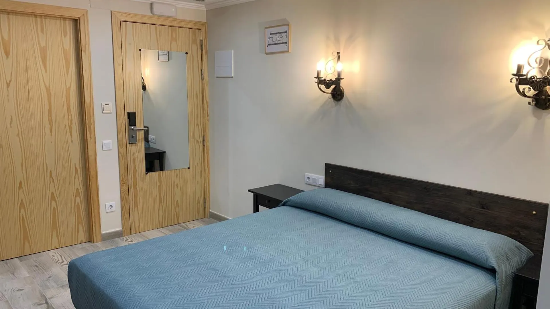 Hostal Milana Girona Affittacamere
