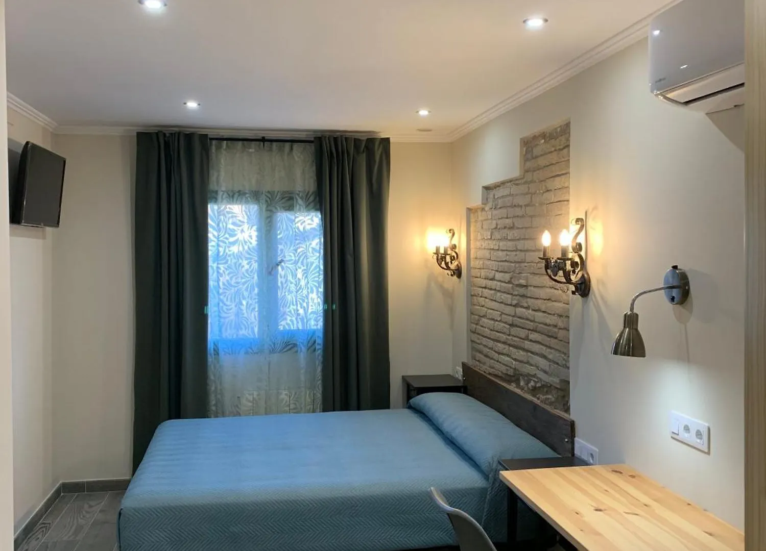 Hostal Milana Girona Affittacamere