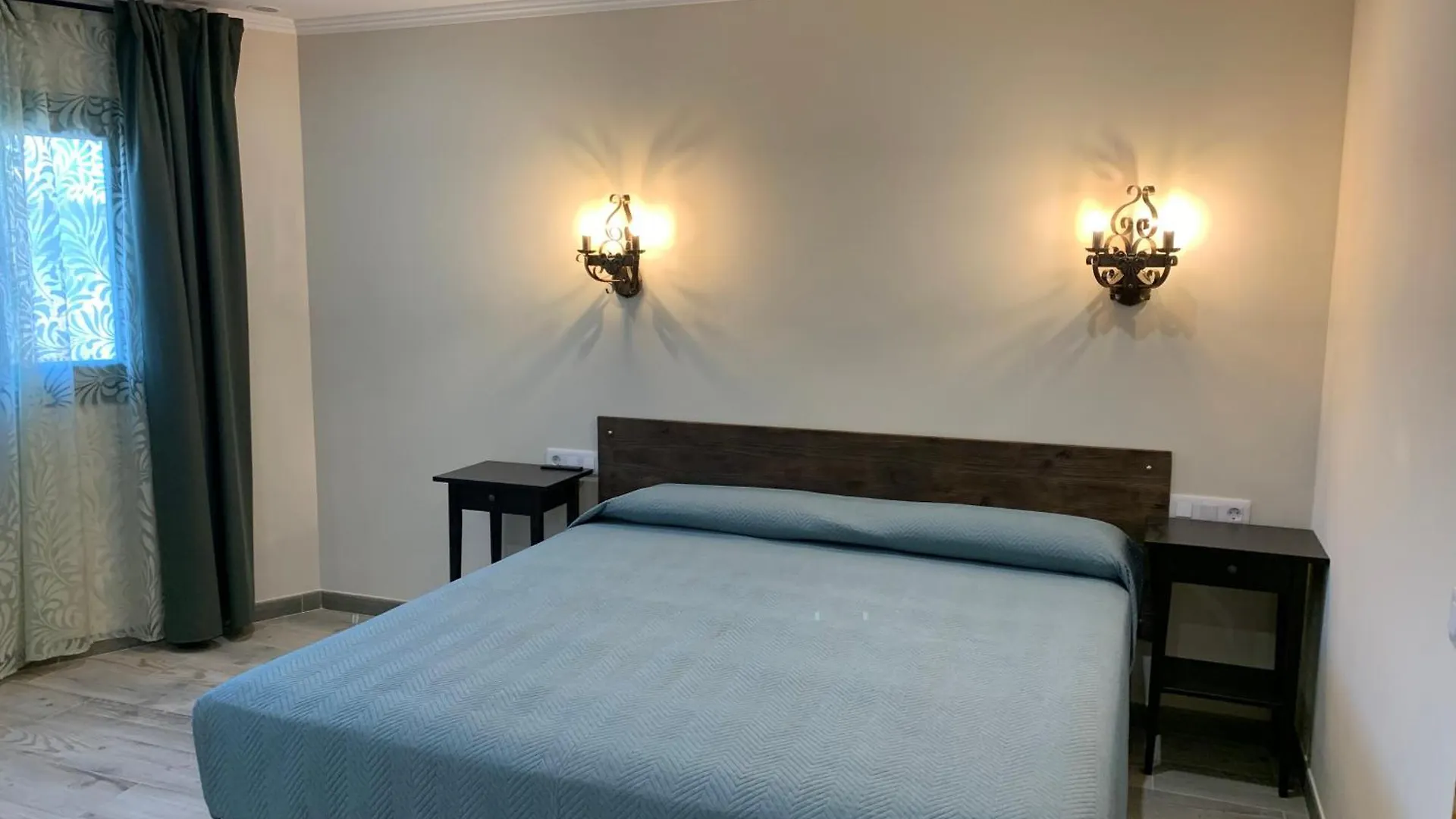 Hostal Milana Girona Affittacamere